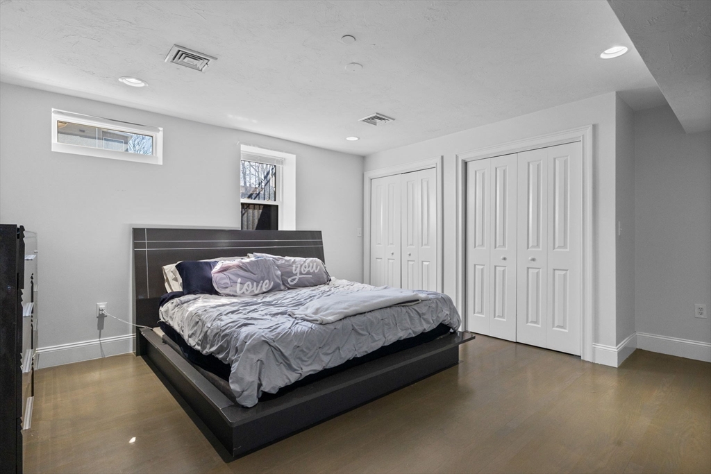 50 Floyd St # 4