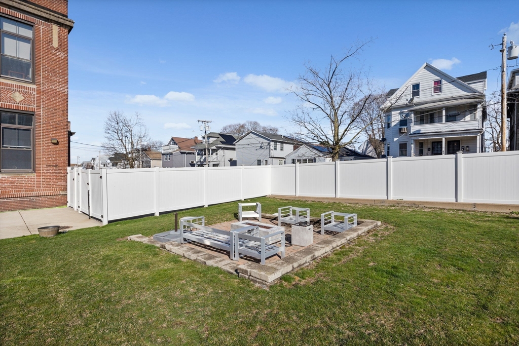50 Floyd St # 4