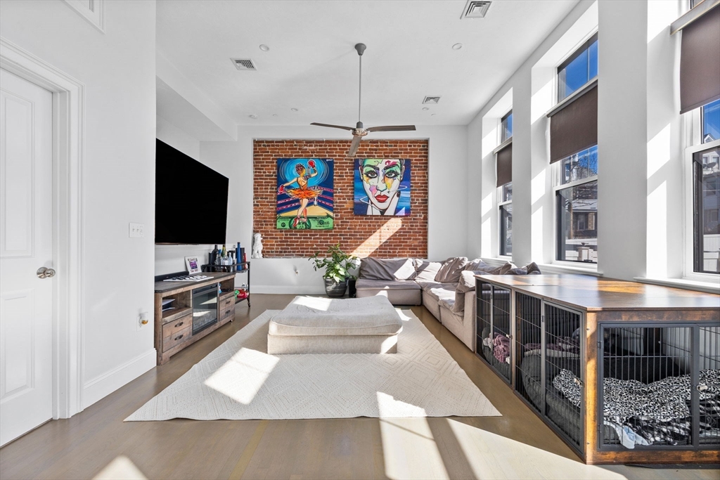 50 Floyd St # 4