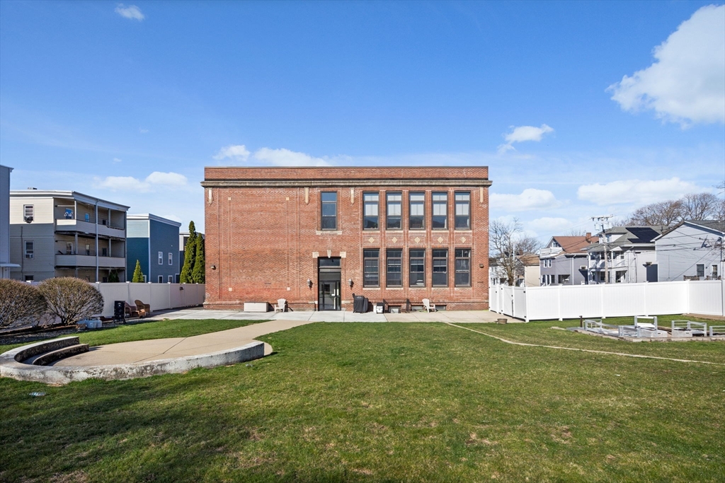 50 Floyd St # 4