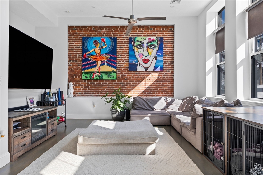 50 Floyd St # 4