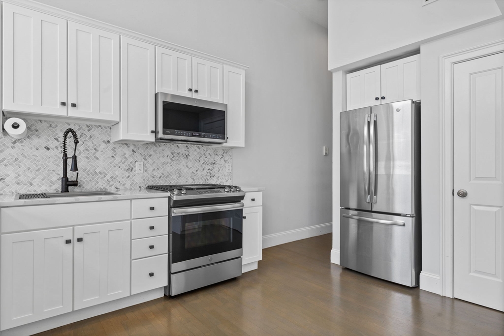50 Floyd St # 4