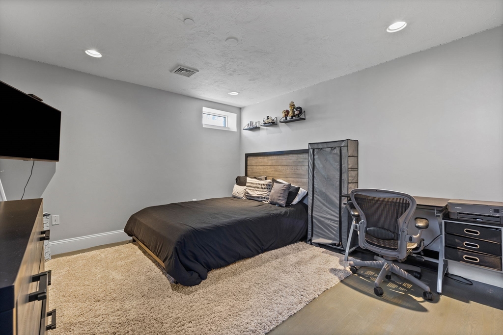 50 Floyd St # 4