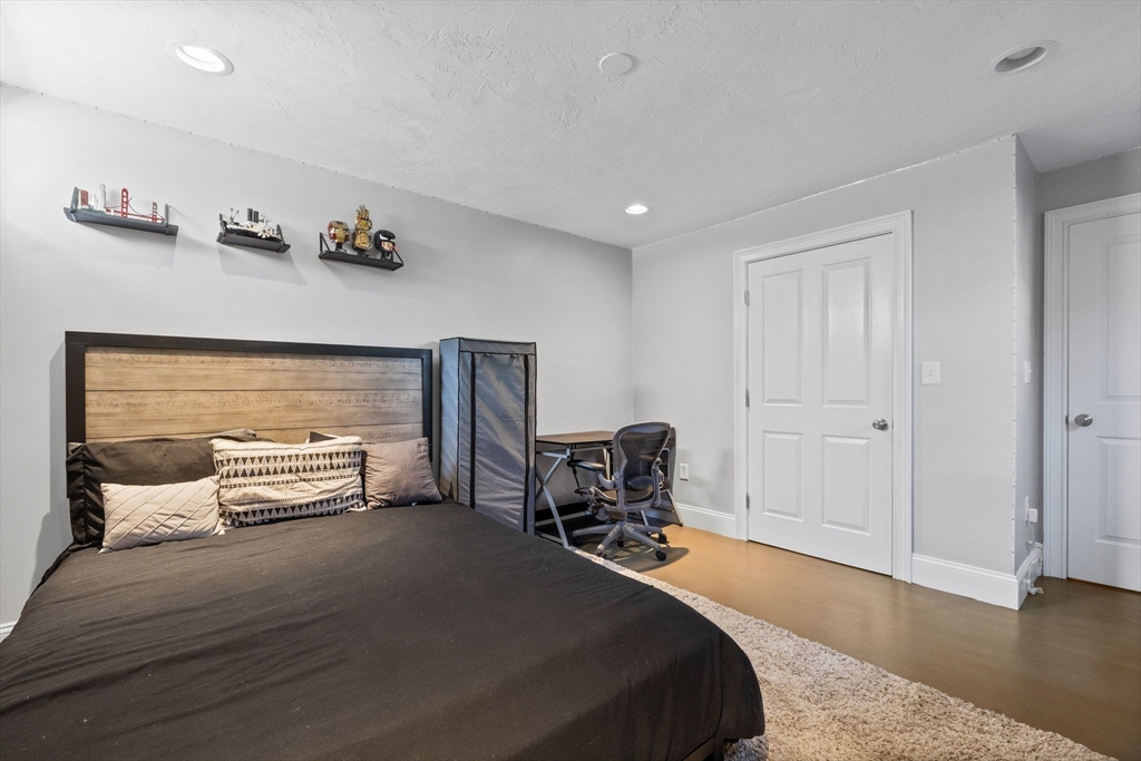 50 Floyd St # 4