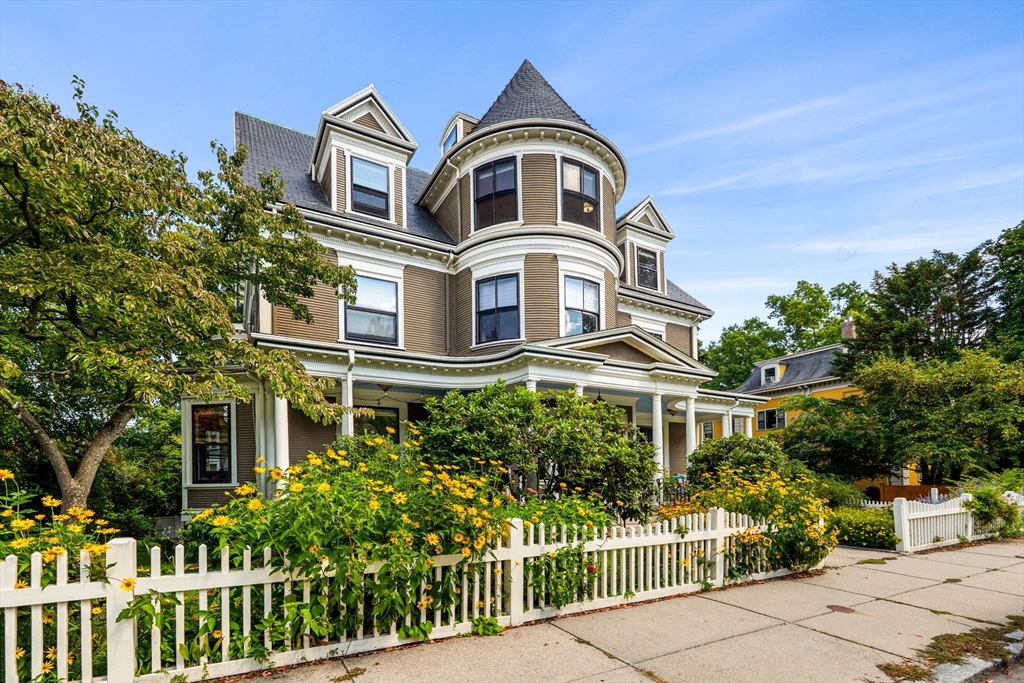 11 Revere St # 6