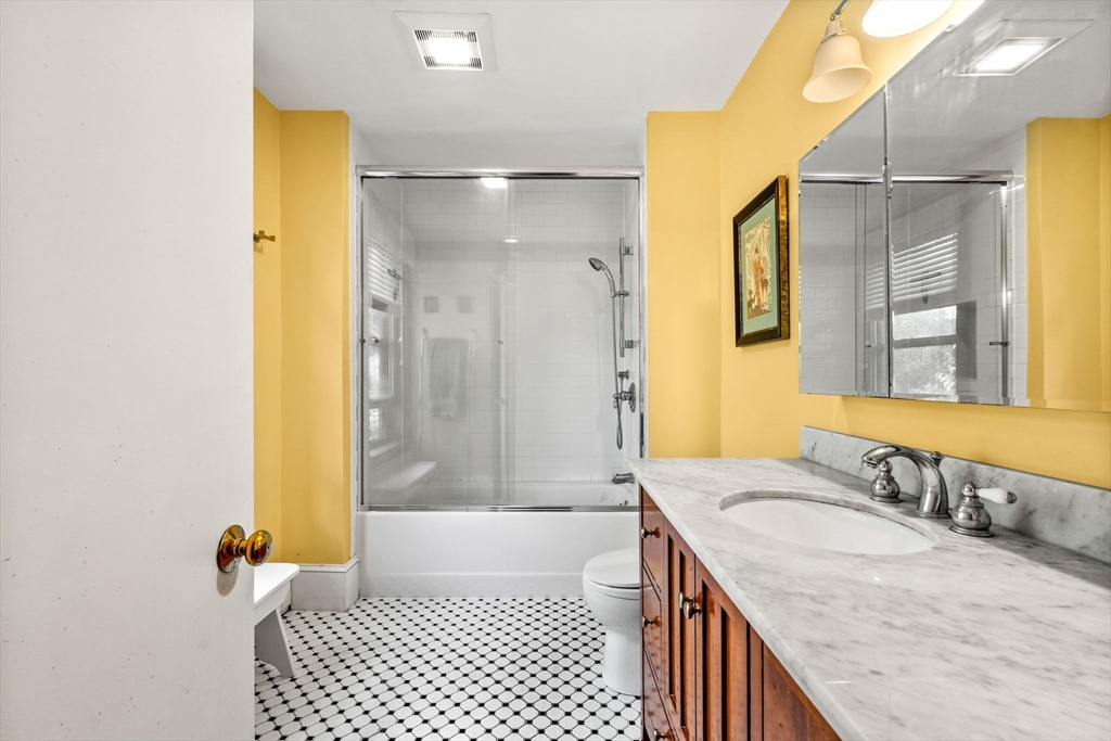 11 Revere St # 6
