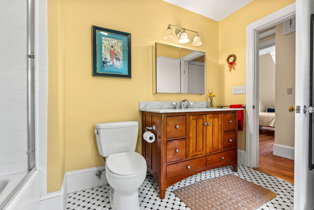 11 Revere St # 6