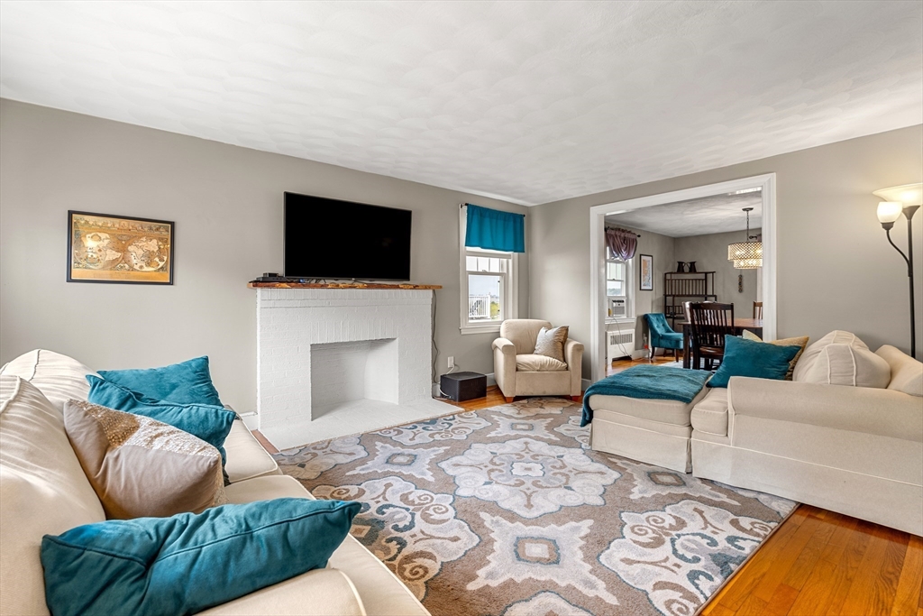 49 Faywood Ave