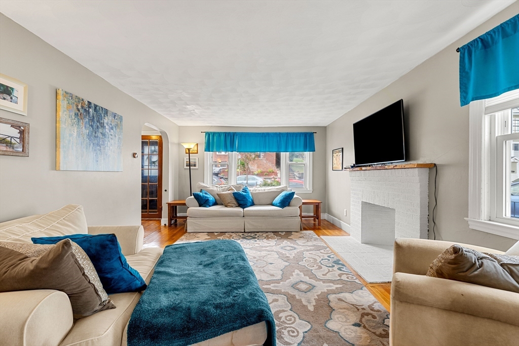 49 Faywood Ave