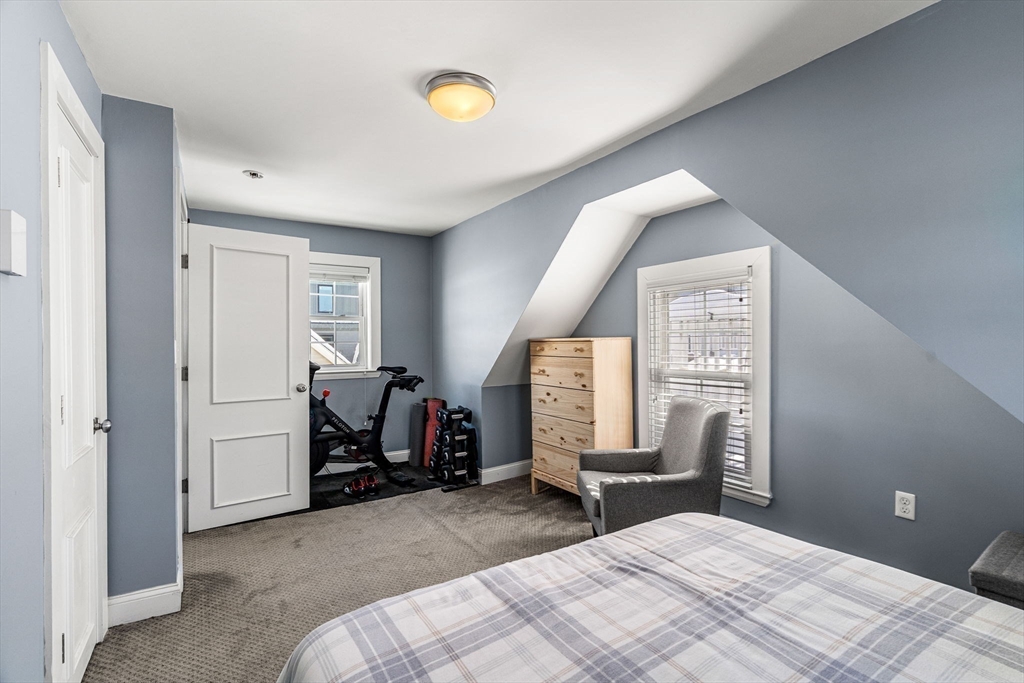 87 Condor St # 2