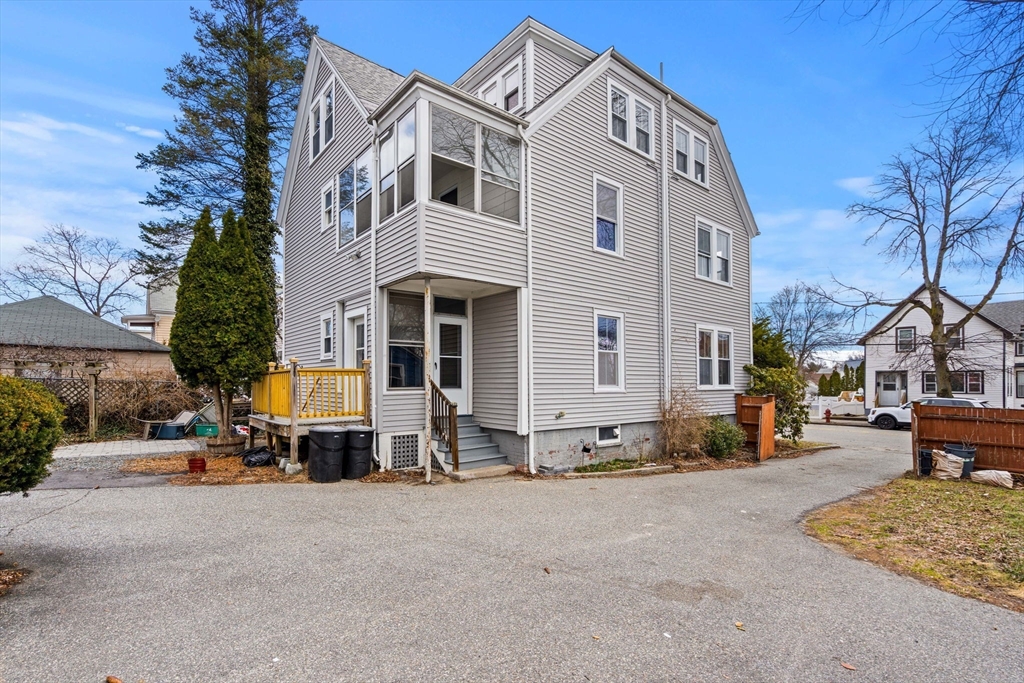 76 Myrtle St