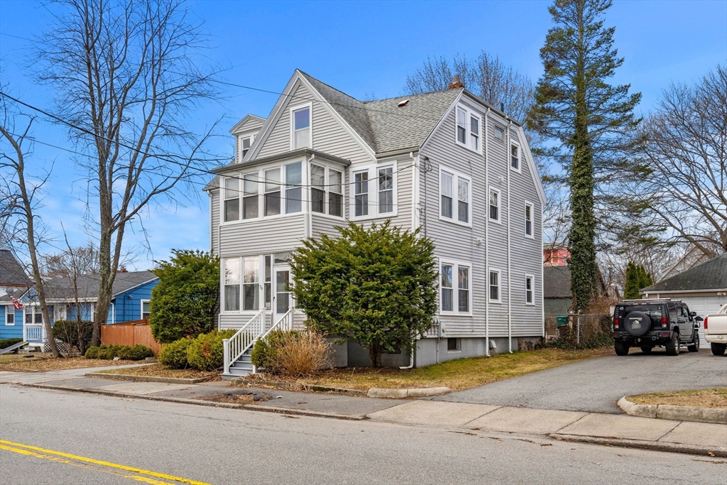 76 Myrtle St