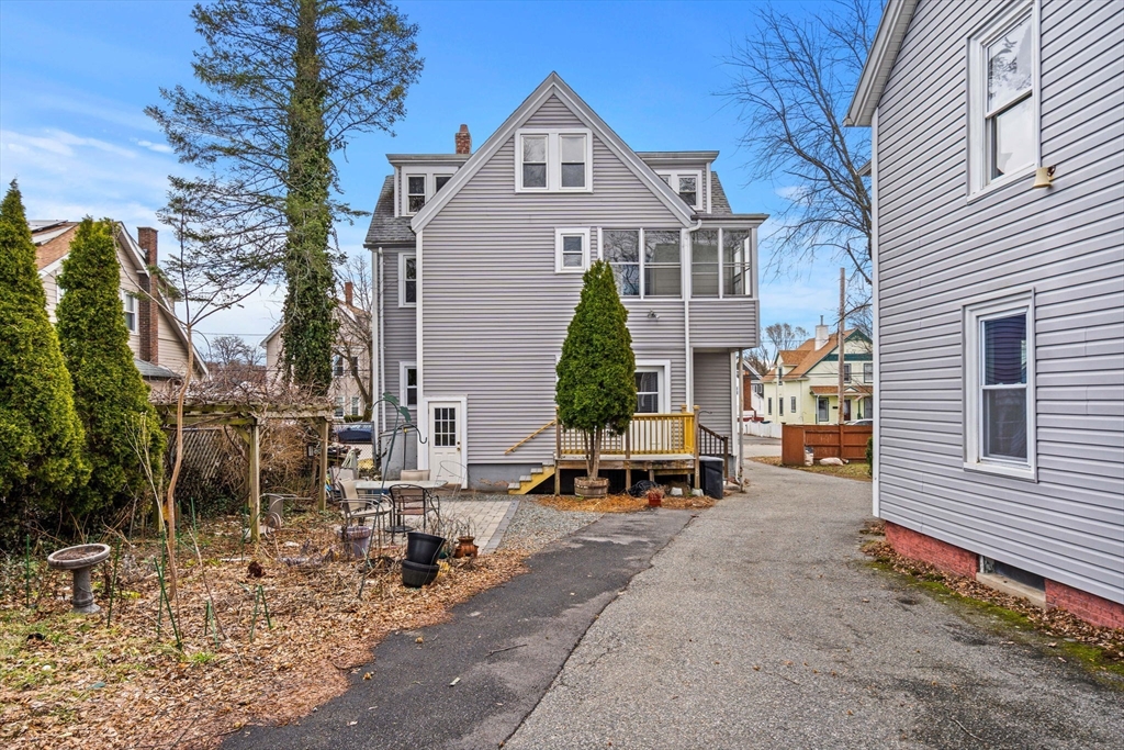 76 Myrtle St