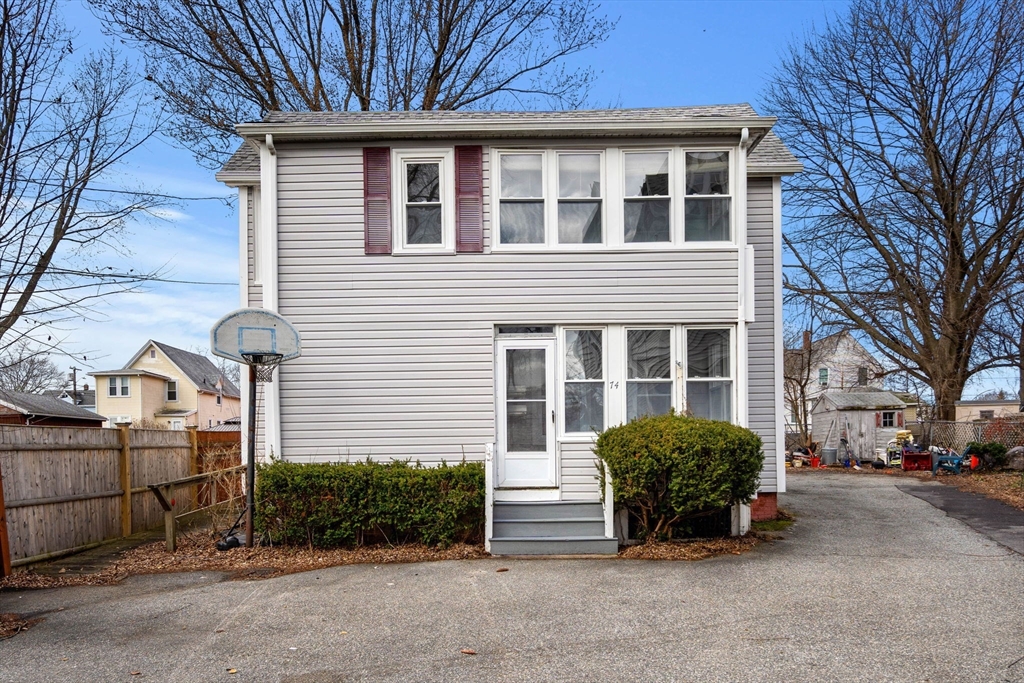 74 Myrtle St