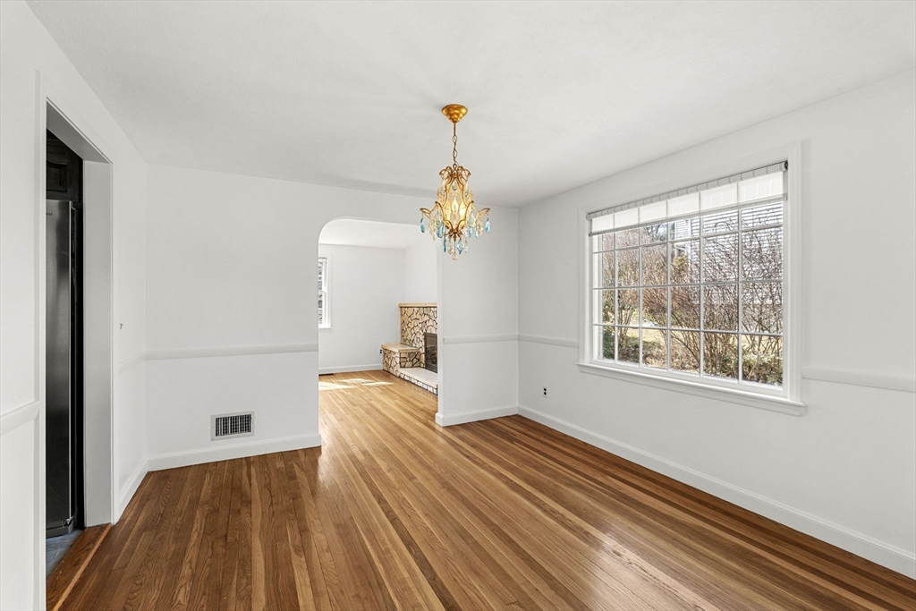 7 Putney Ln