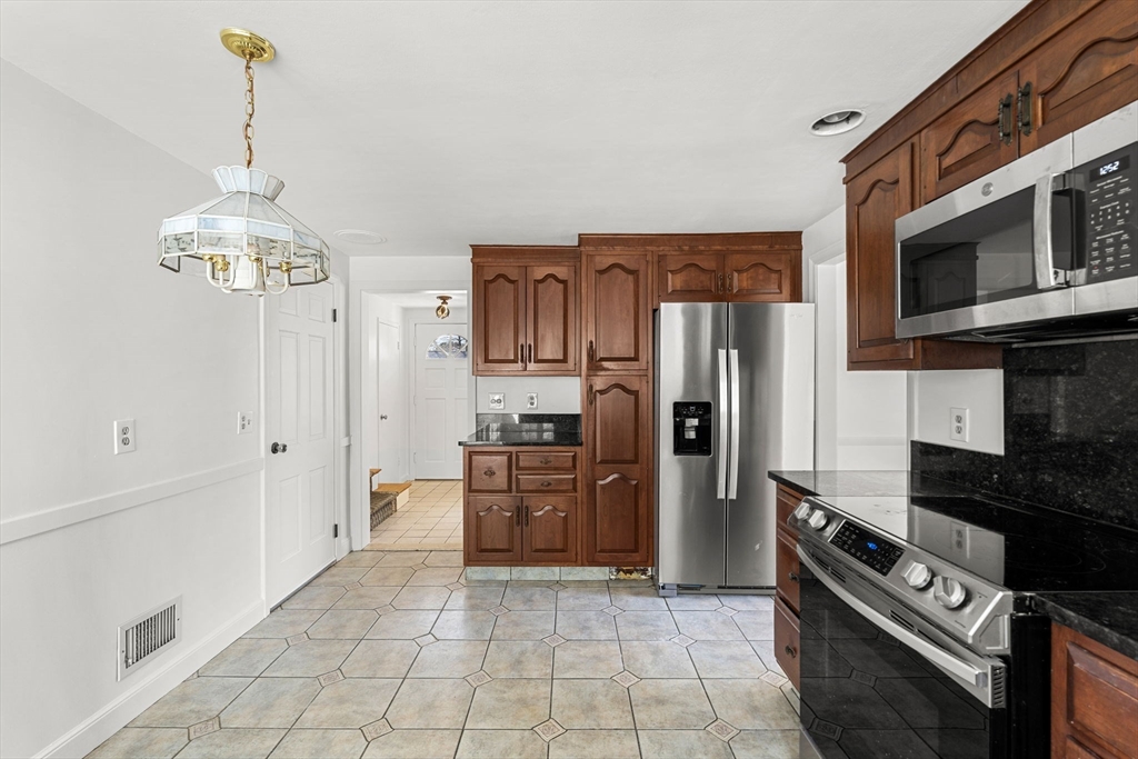 7 Putney Ln