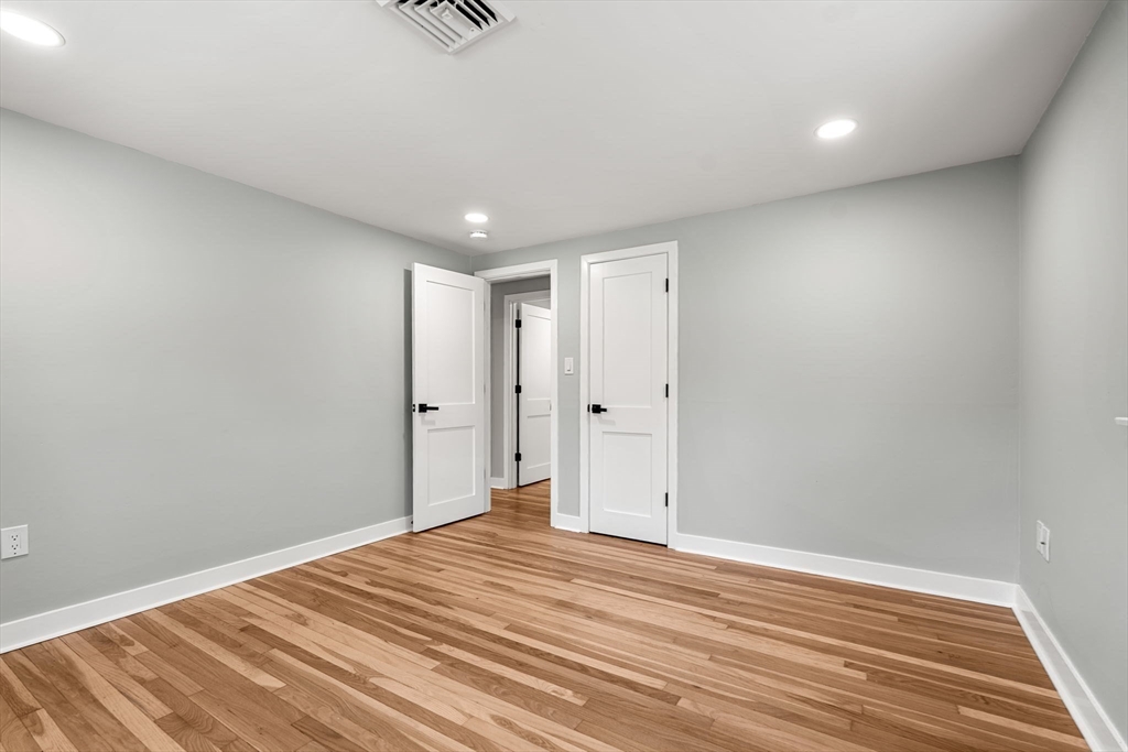 83 Thurlow St