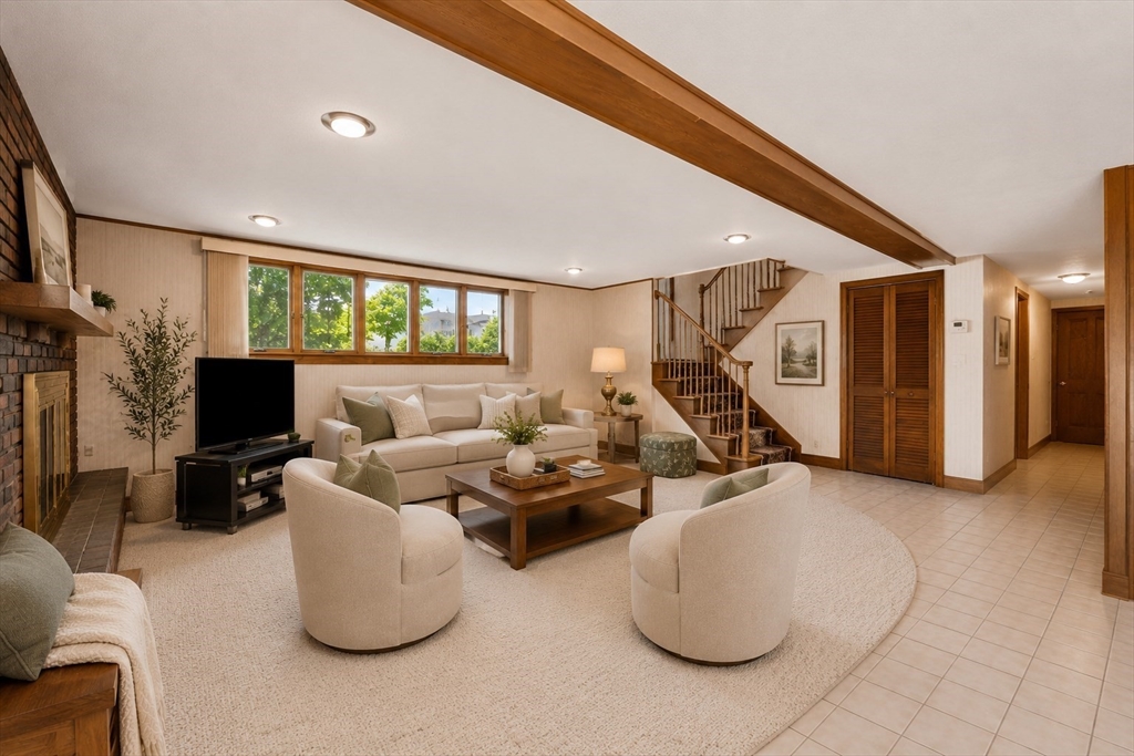 76 Cushing Ave