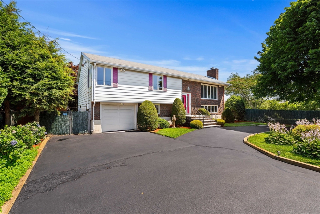 76 Cushing Ave