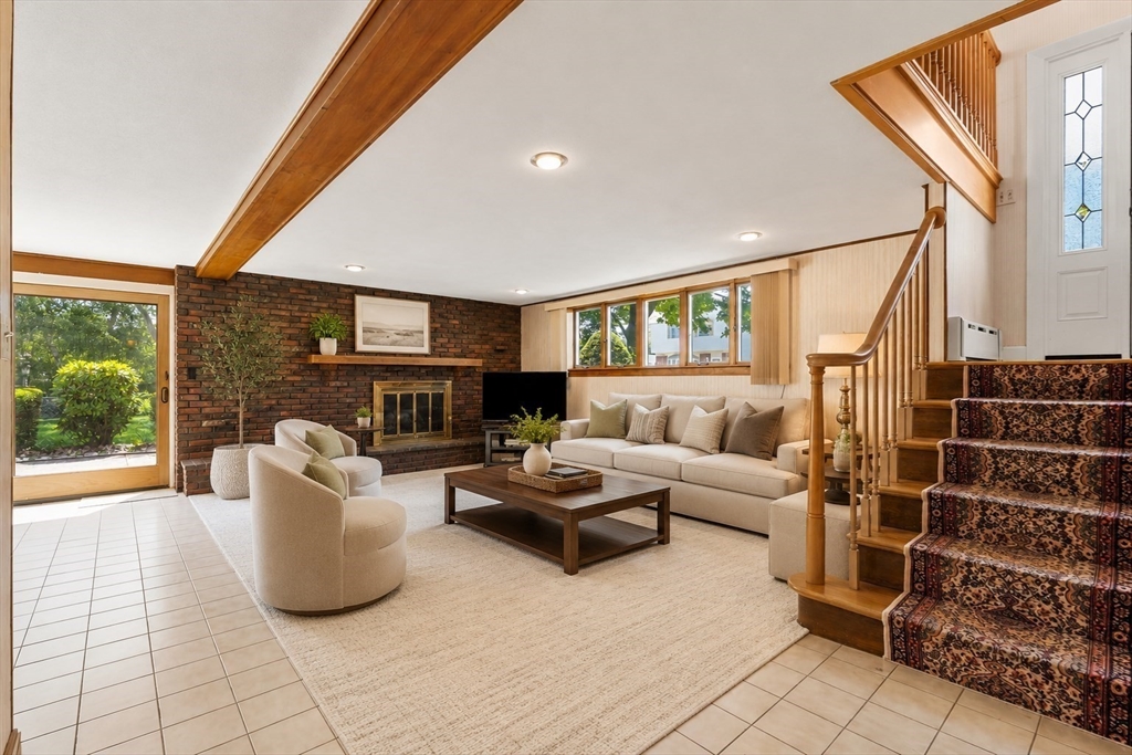 76 Cushing Ave