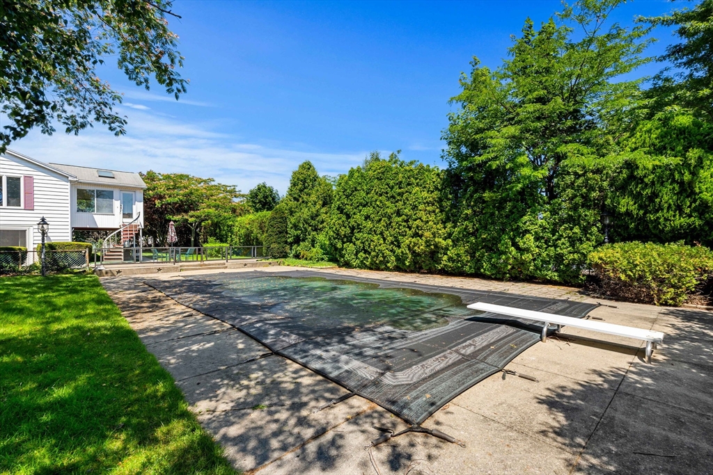 76 Cushing Ave