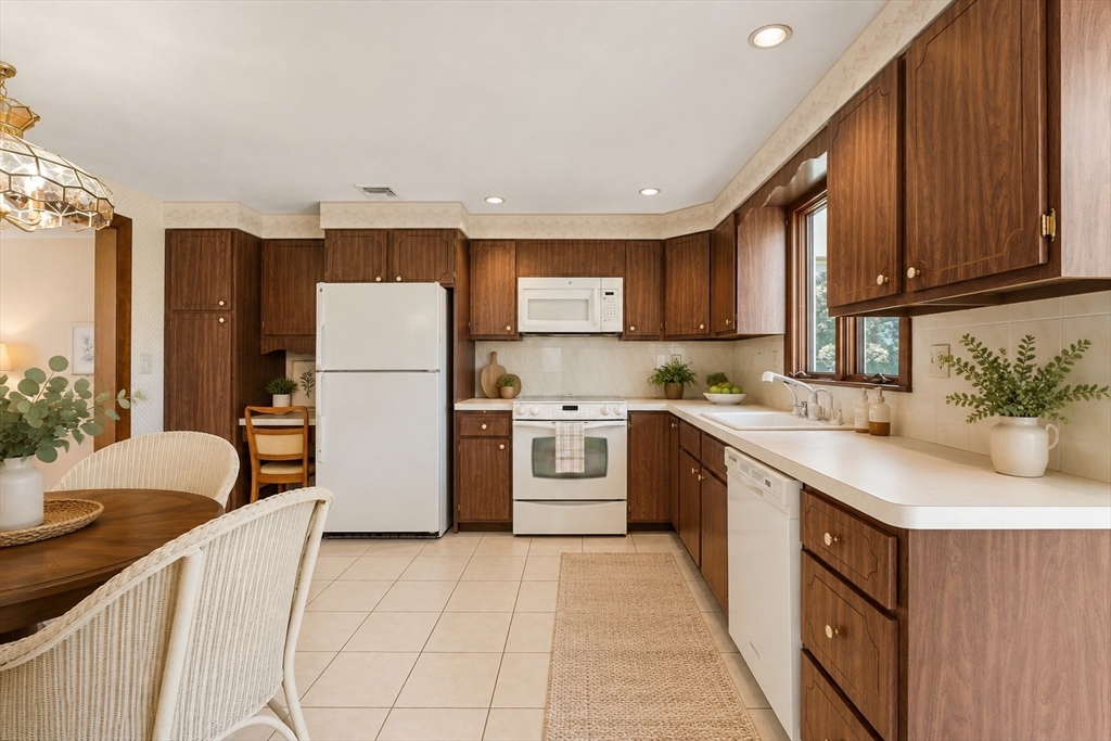 76 Cushing Ave