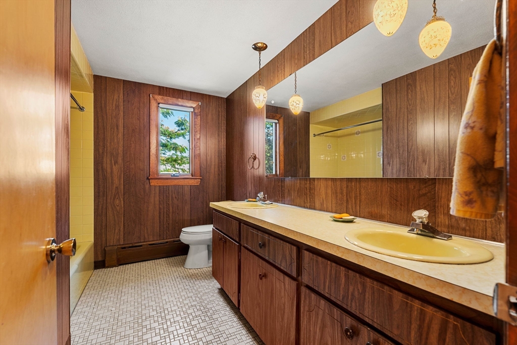76 Cushing Ave