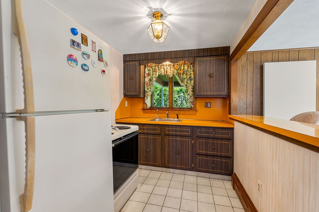 76 Cushing Ave