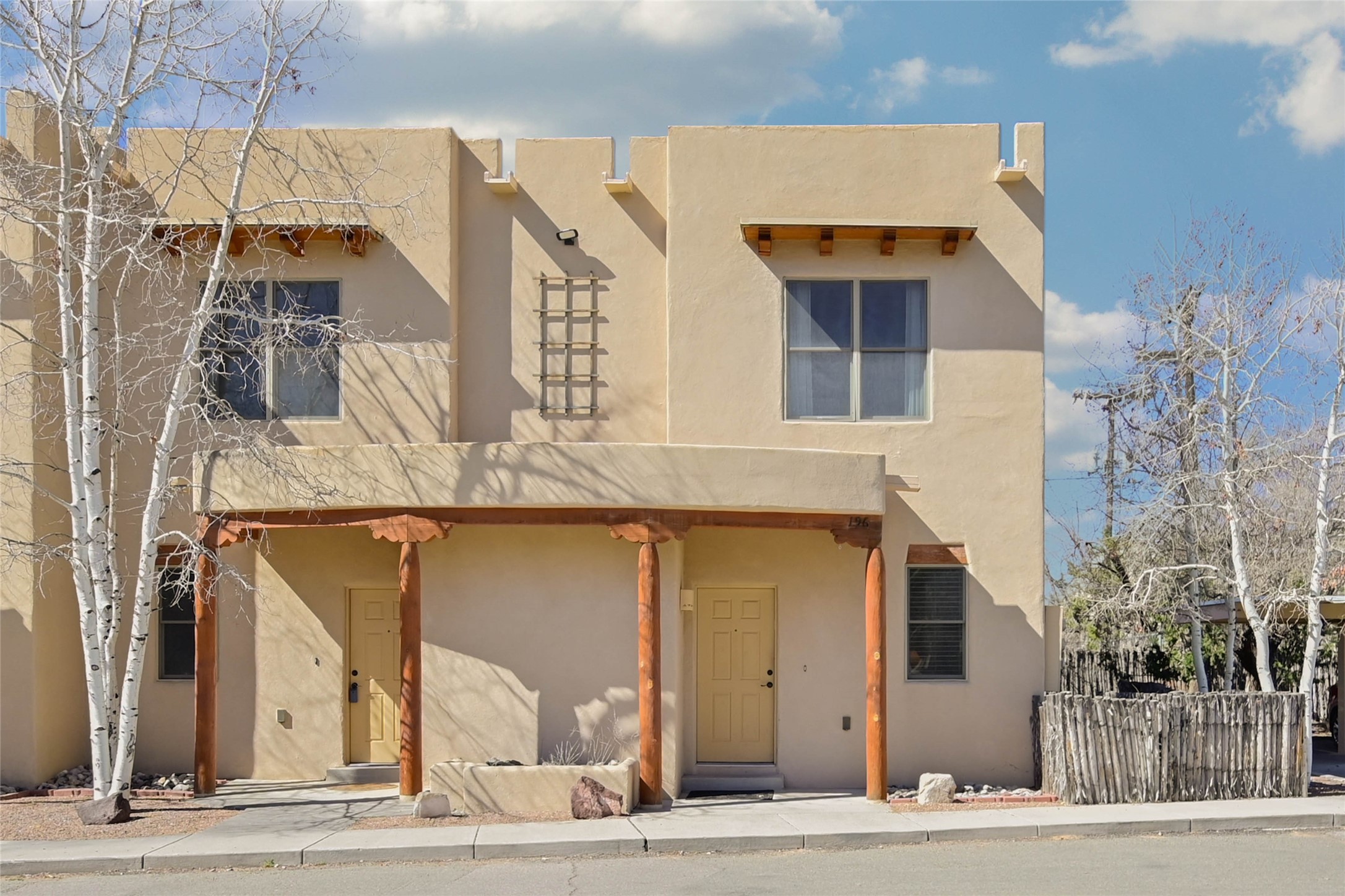 601 San Mateo Road W 196