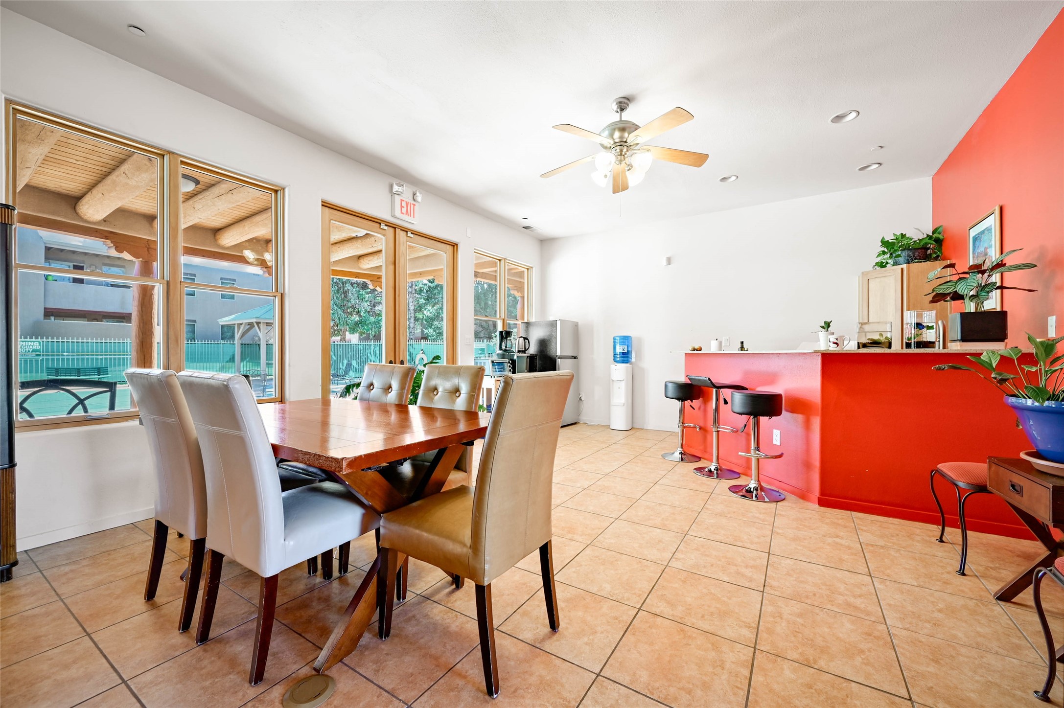 601 San Mateo Road W 196
