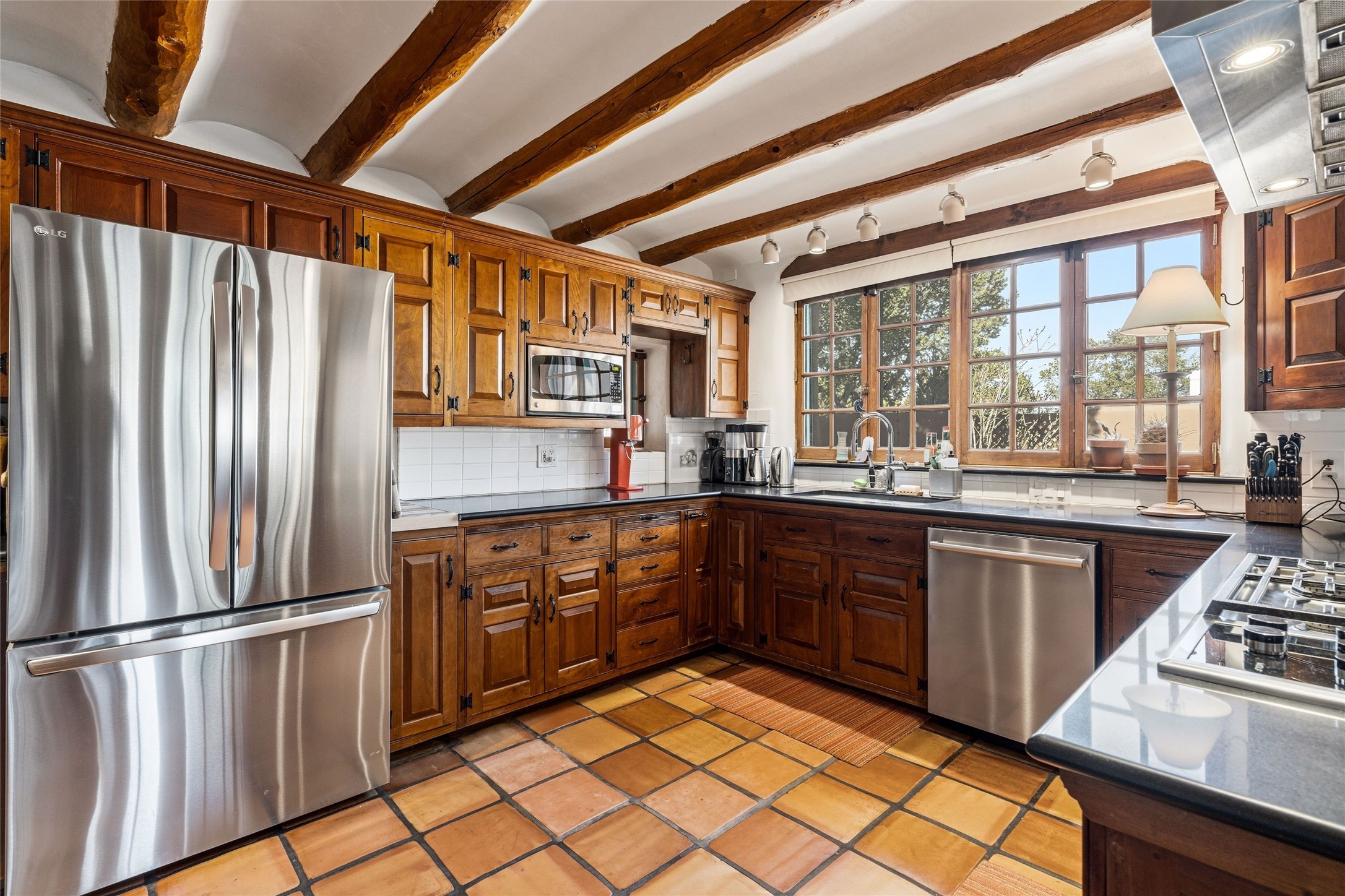 1057 Camino Manana