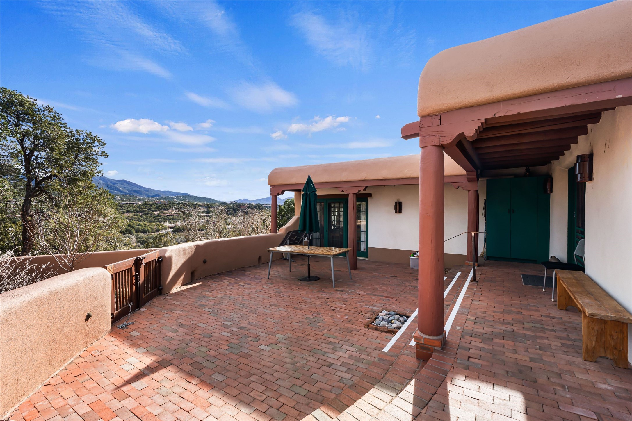 1057 Camino Manana