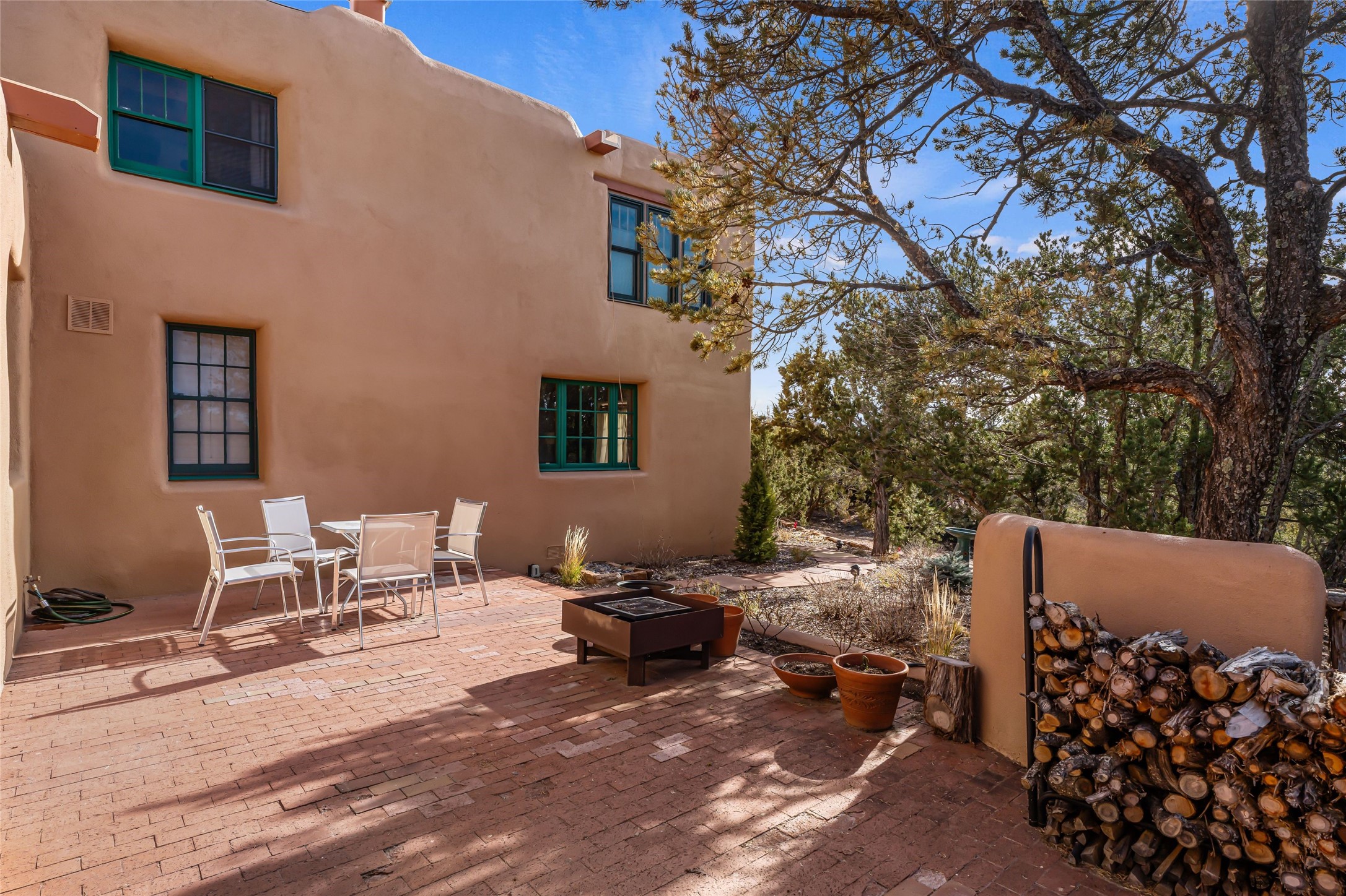 1057 Camino Manana