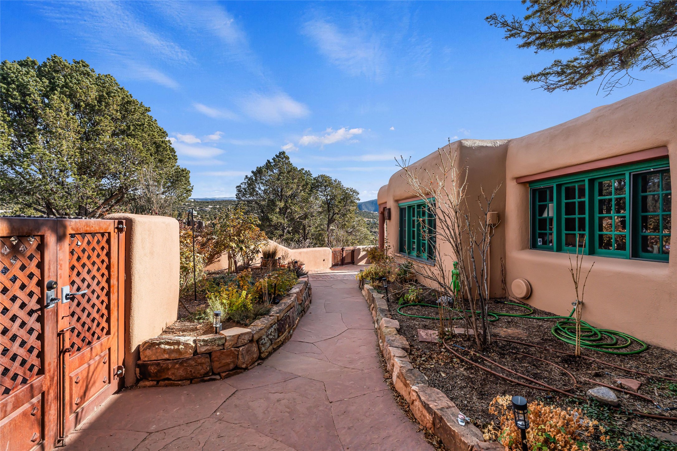 1057 Camino Manana