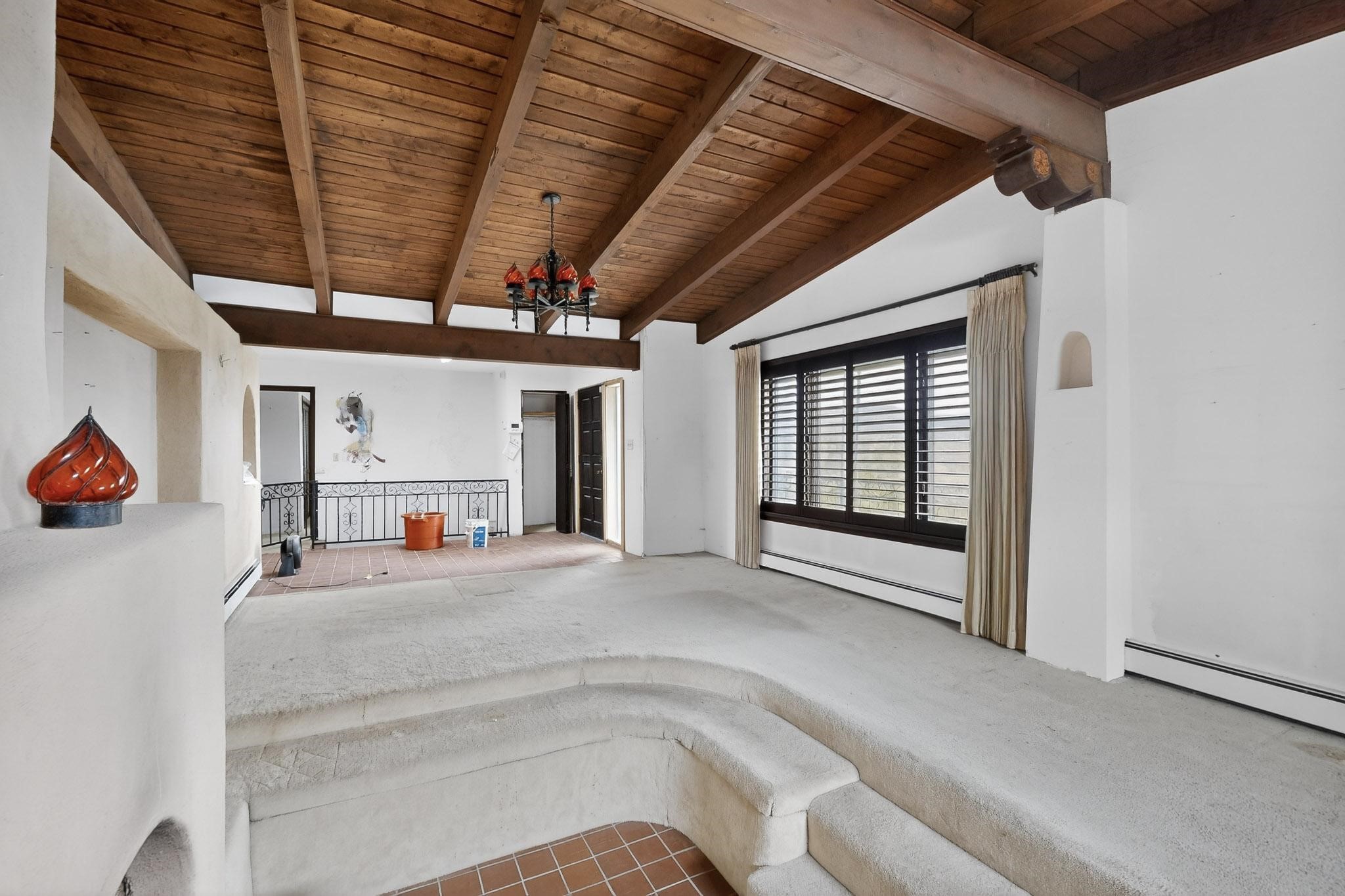 609 Calle De Marcos