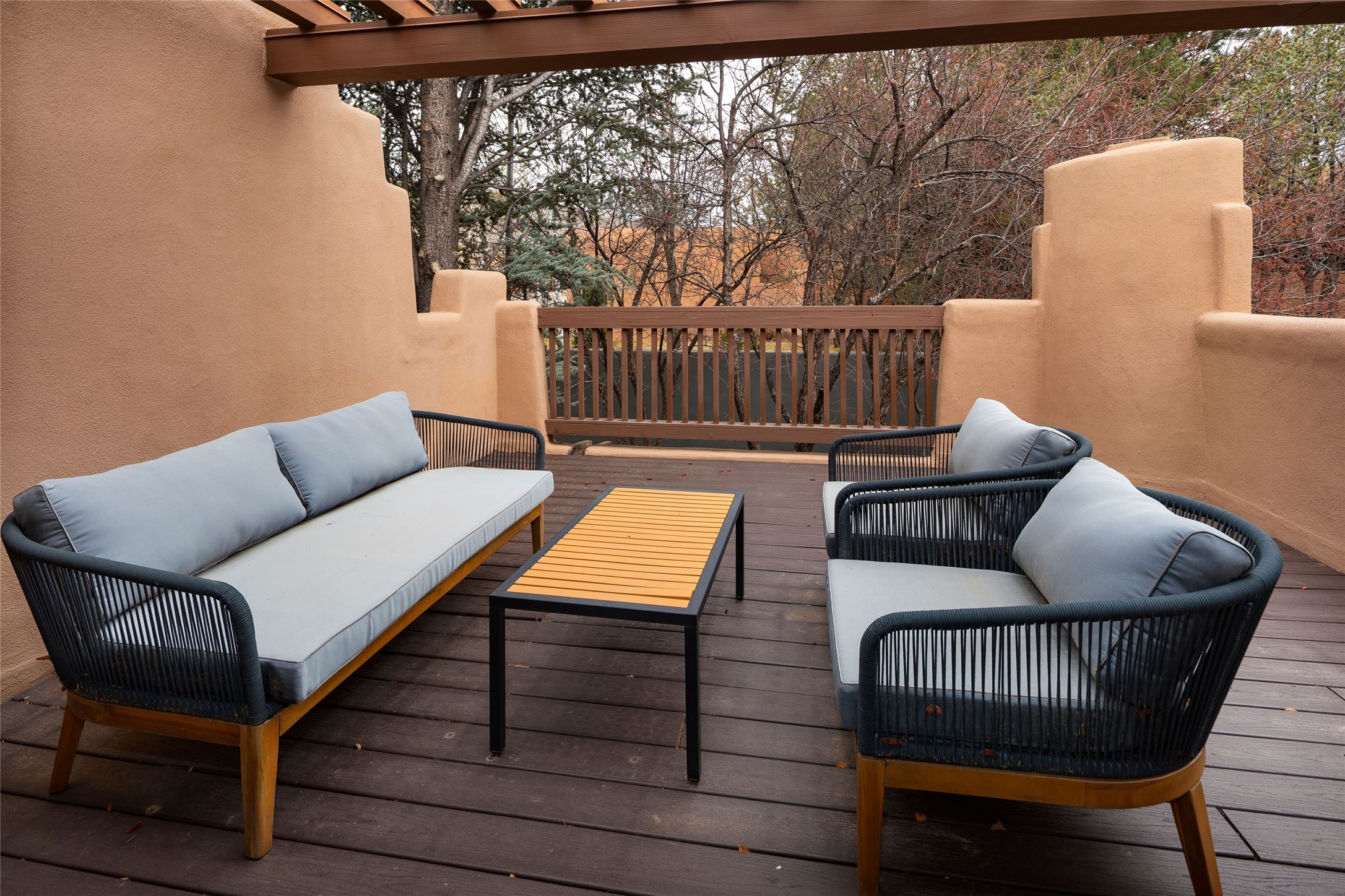 1223 La Rambla 27 and 28