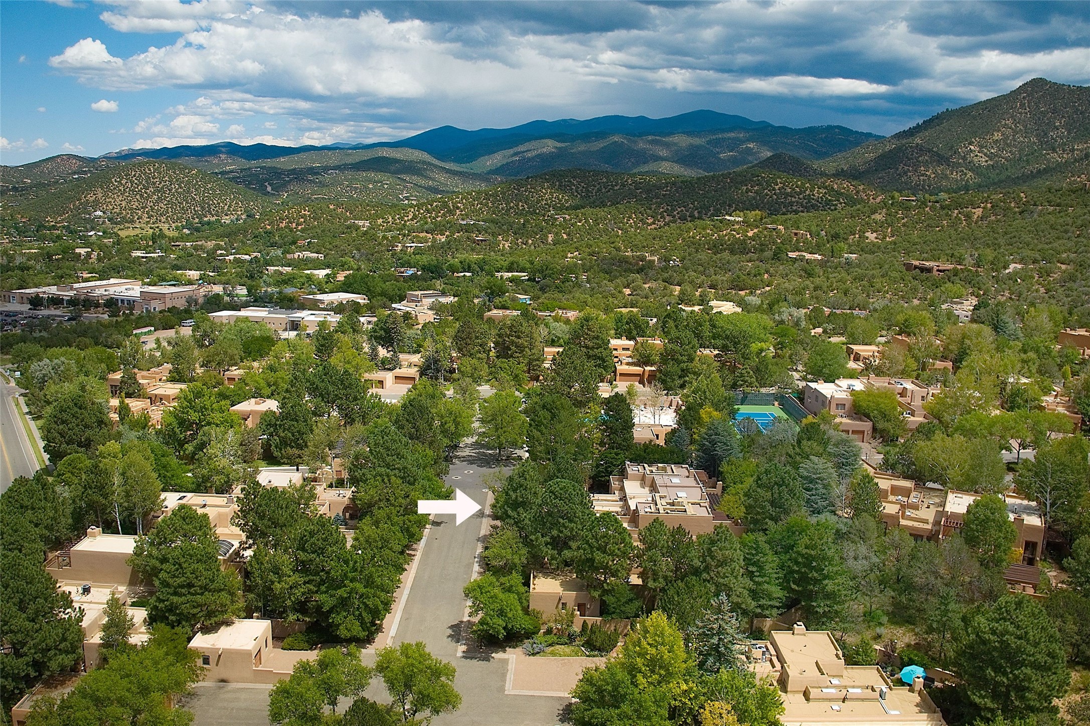 1223 La Rambla 27 and 28