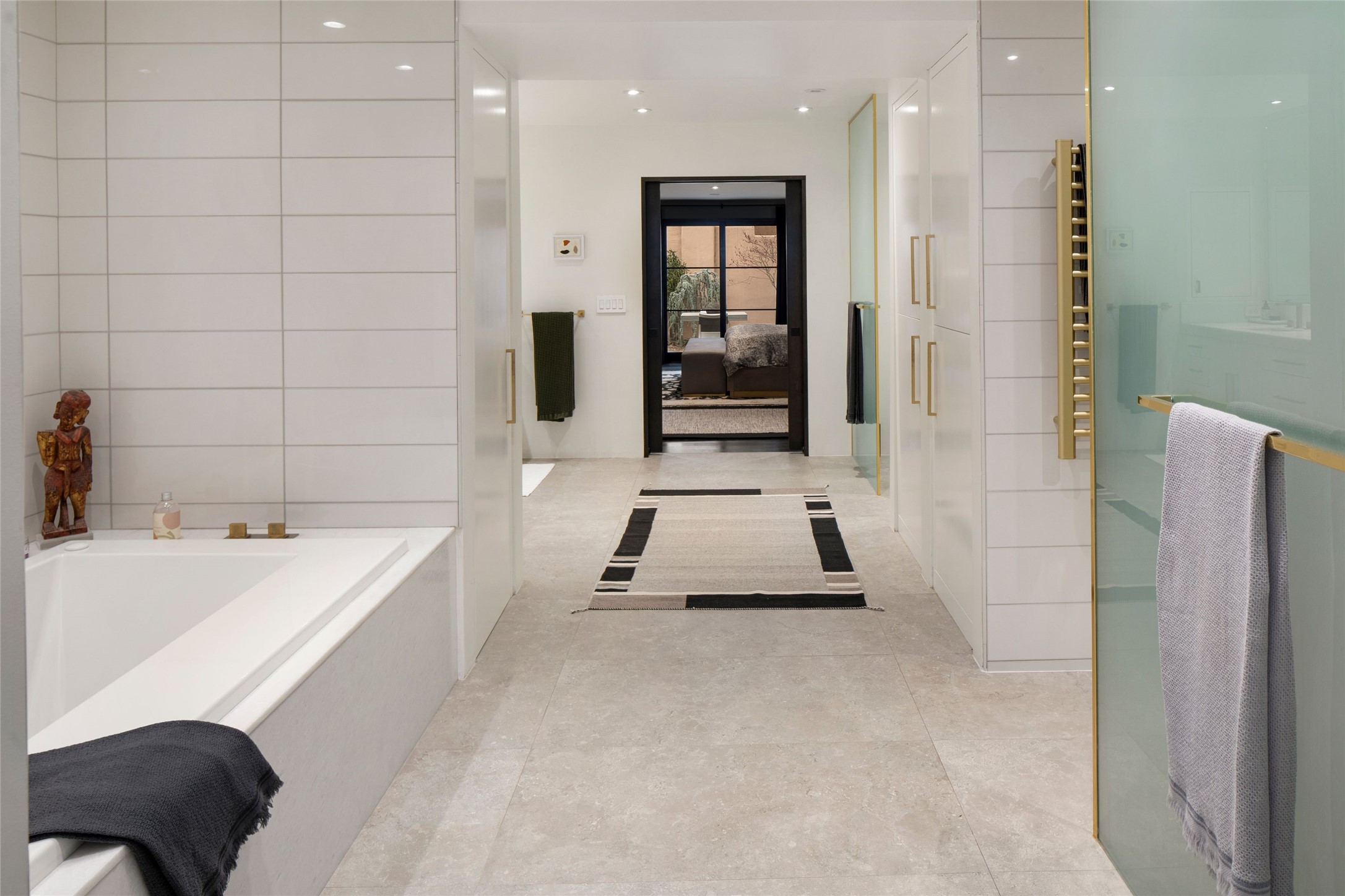 1223 La Rambla 27 and 28