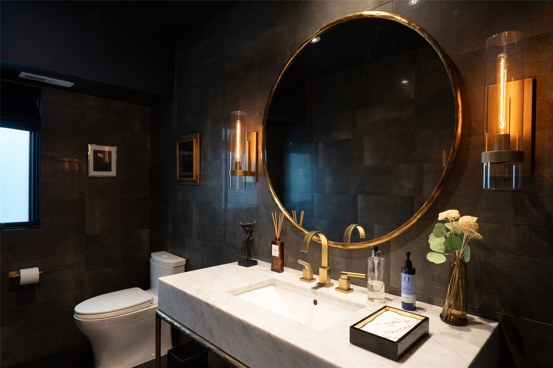 1223 La Rambla 27 and 28