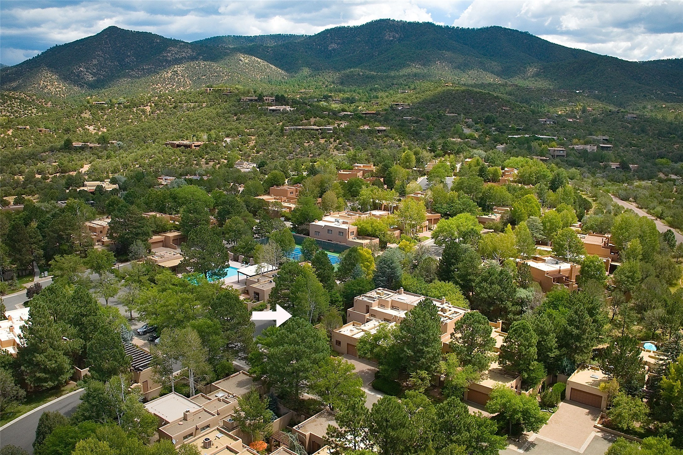 1223 La Rambla 27 and 28