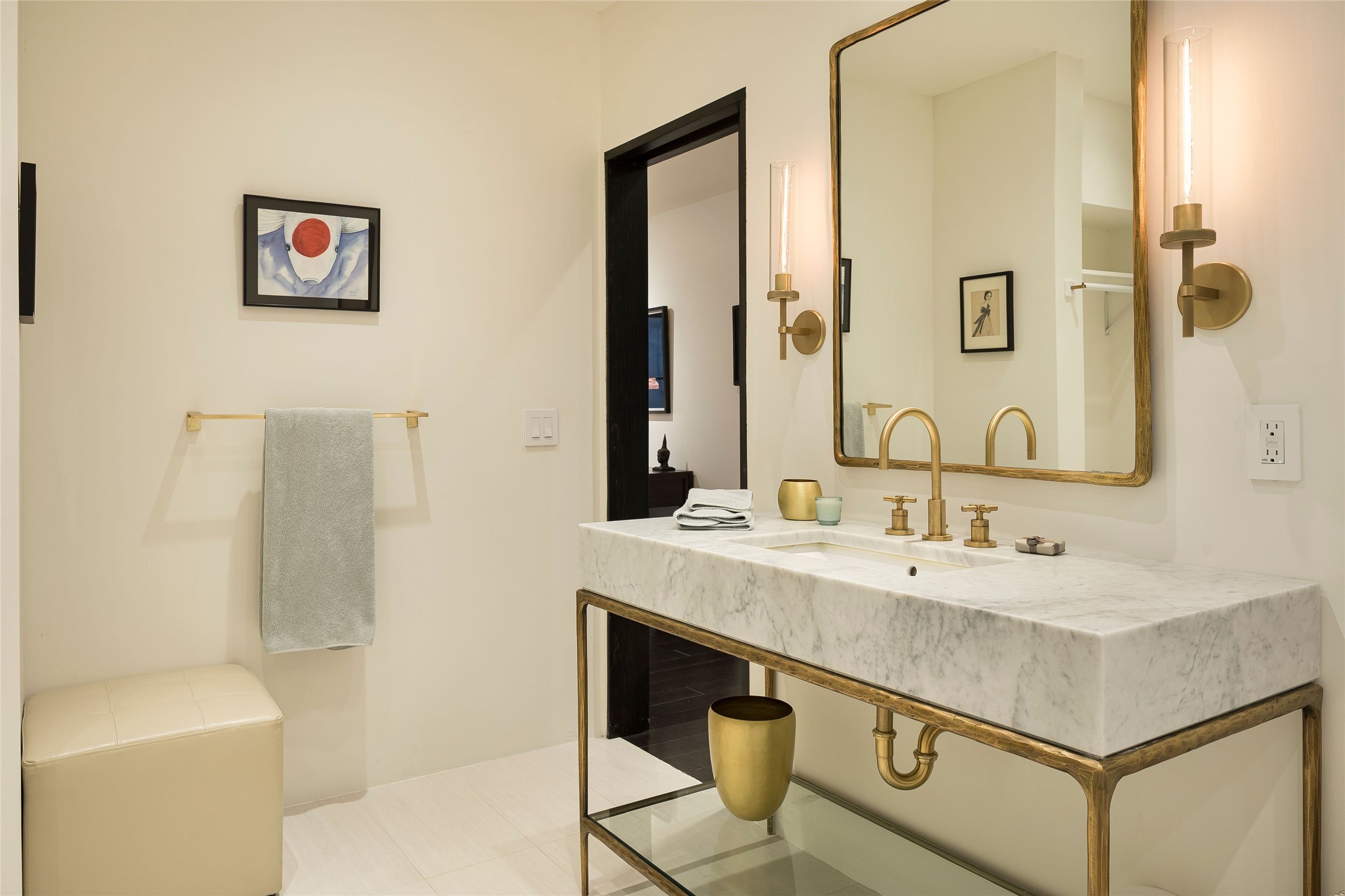 1223 La Rambla 27 and 28