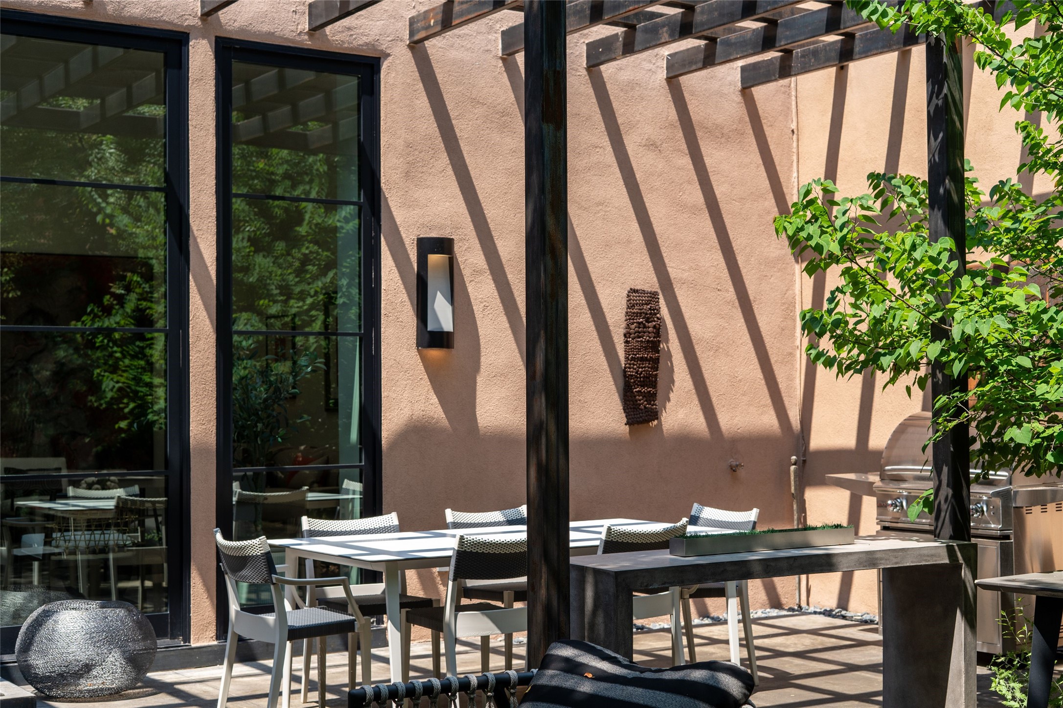 1223 La Rambla 27 and 28