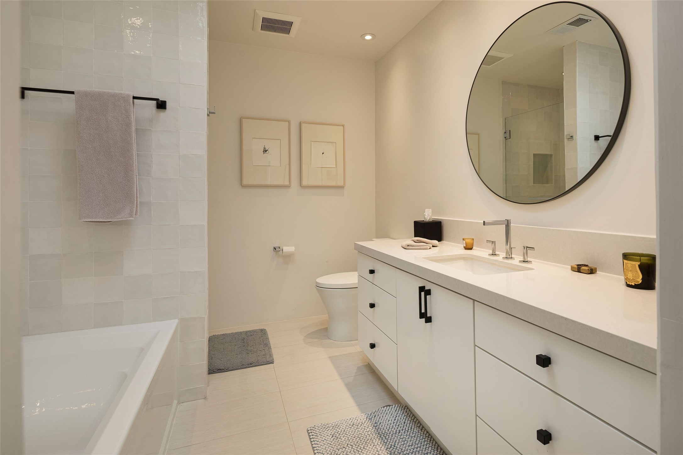 1223 La Rambla 27 and 28