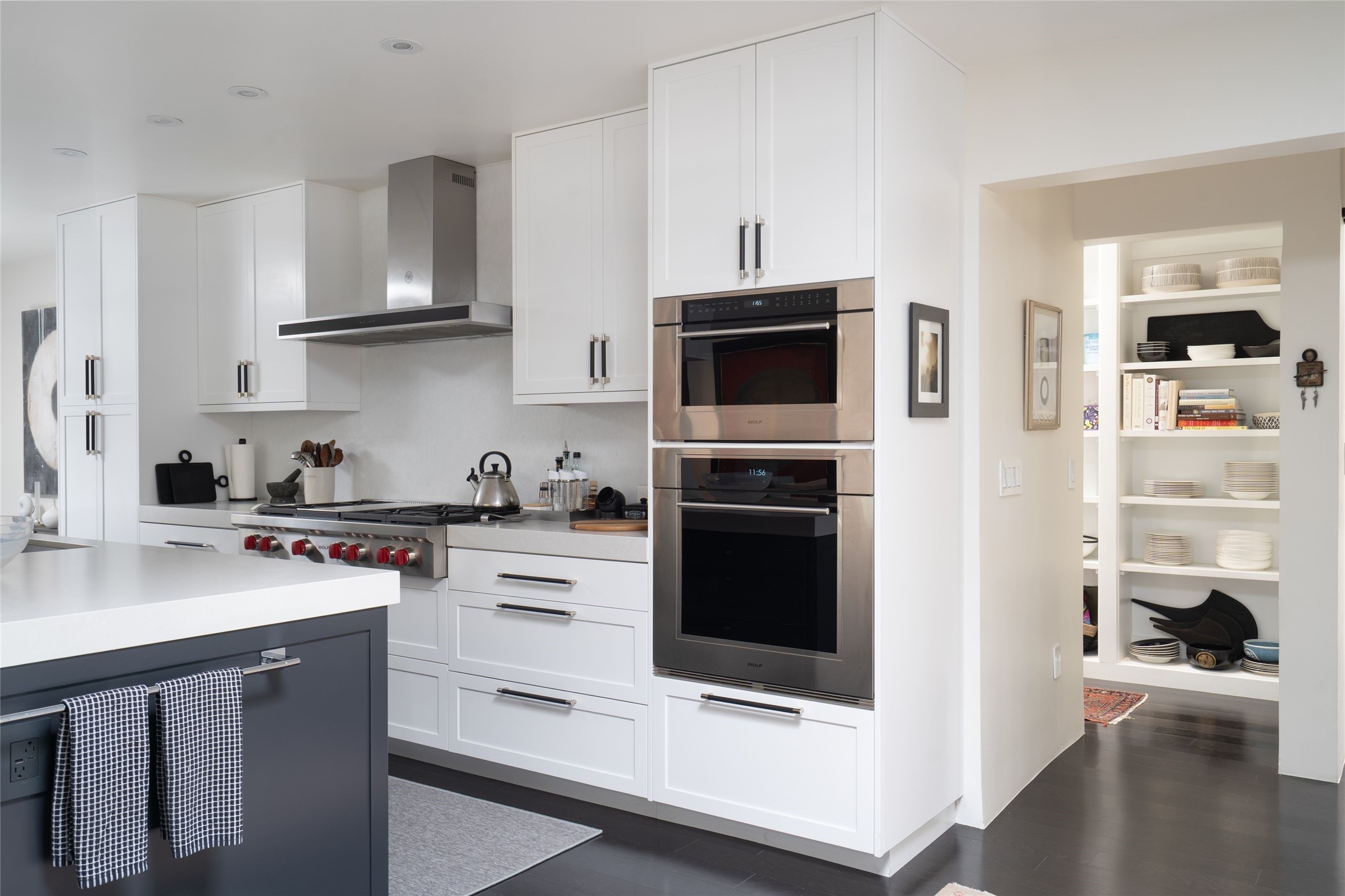 1223 La Rambla 27 and 28