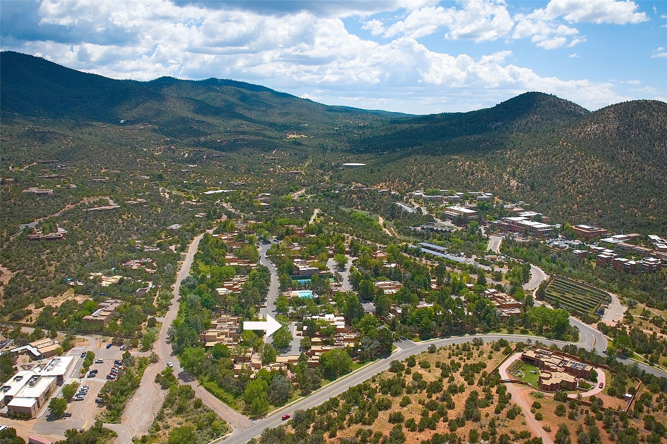 1223 La Rambla 27 and 28