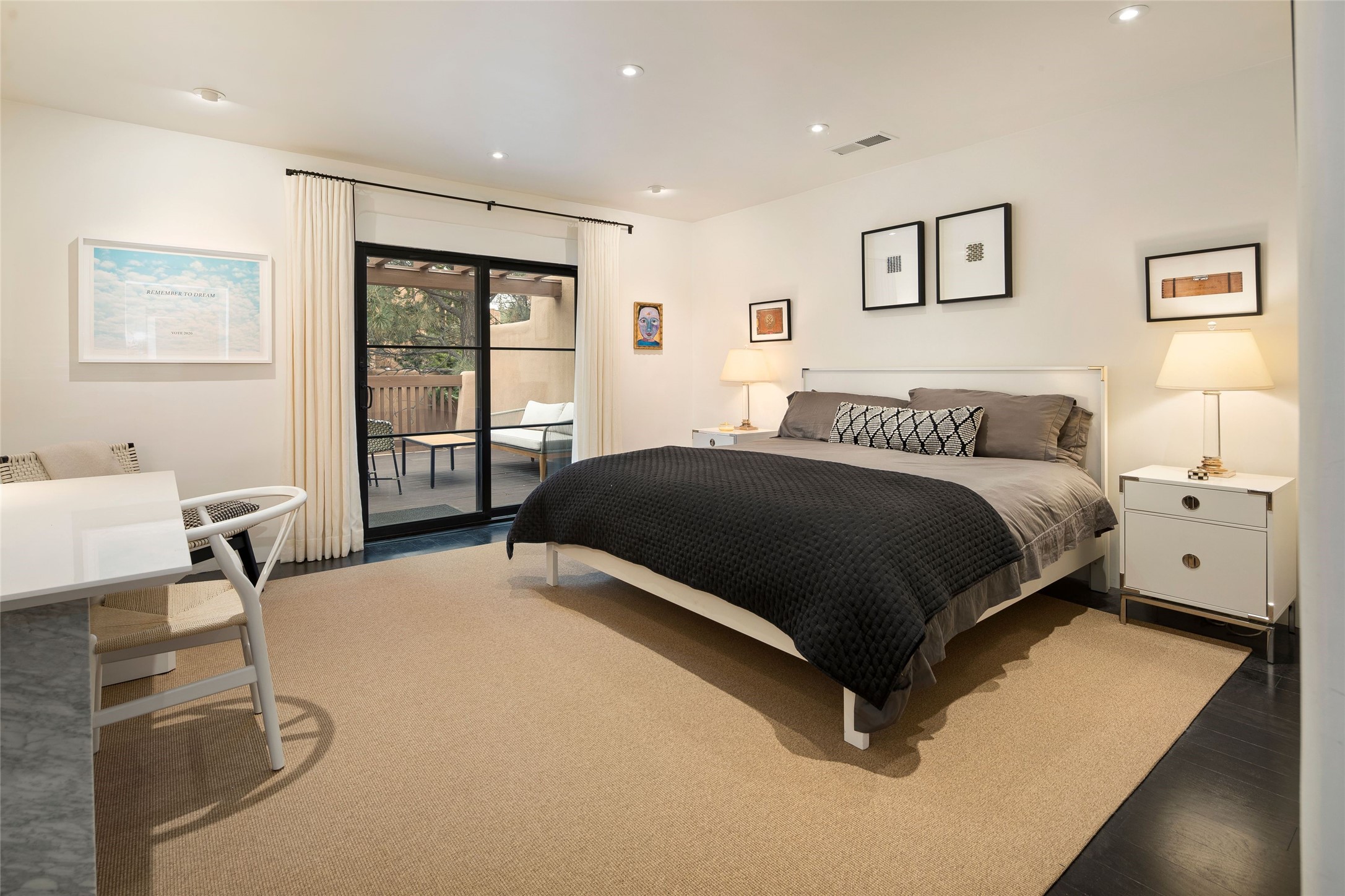 1223 La Rambla 27 and 28