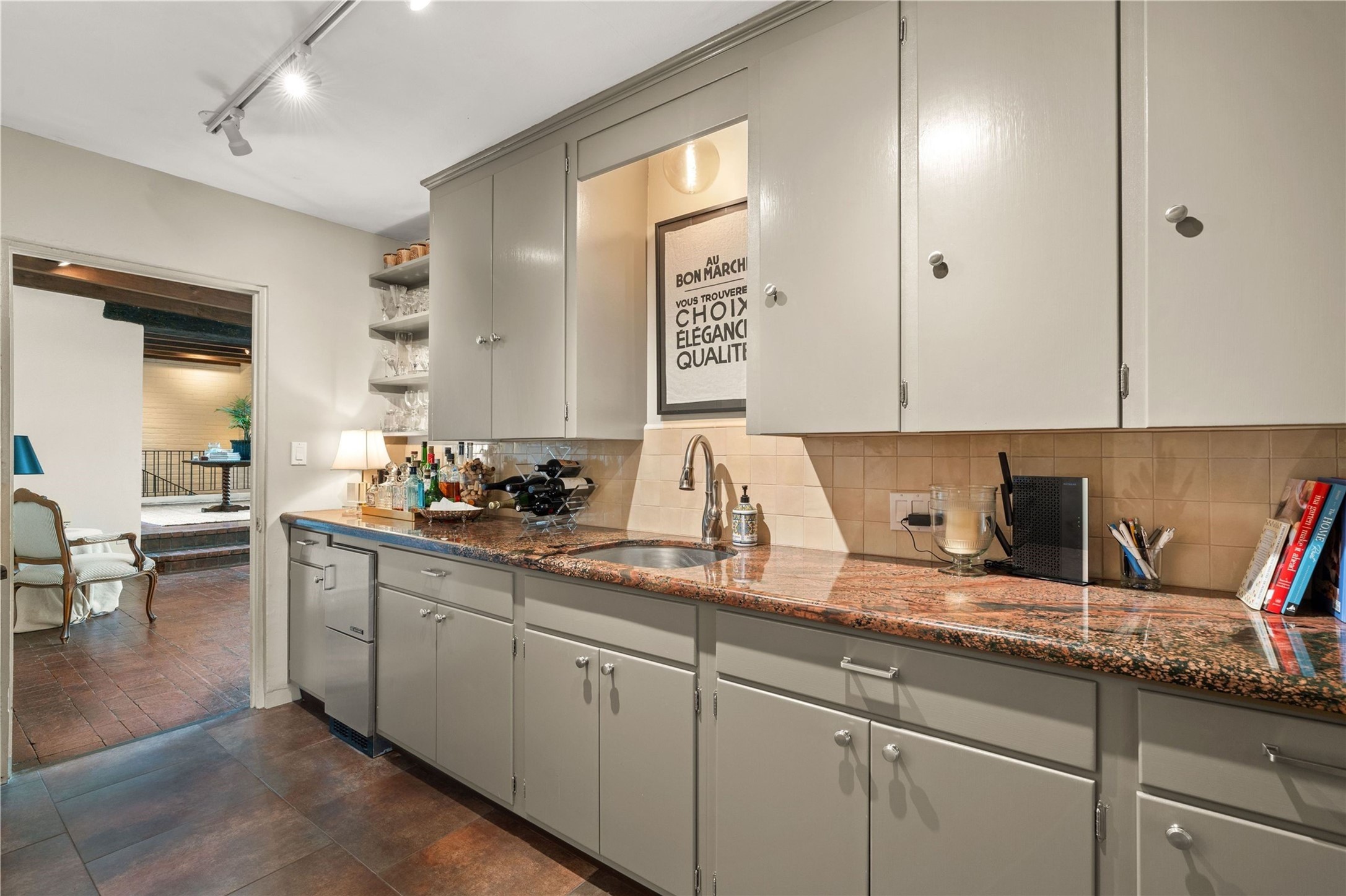 303 Cadiz Road