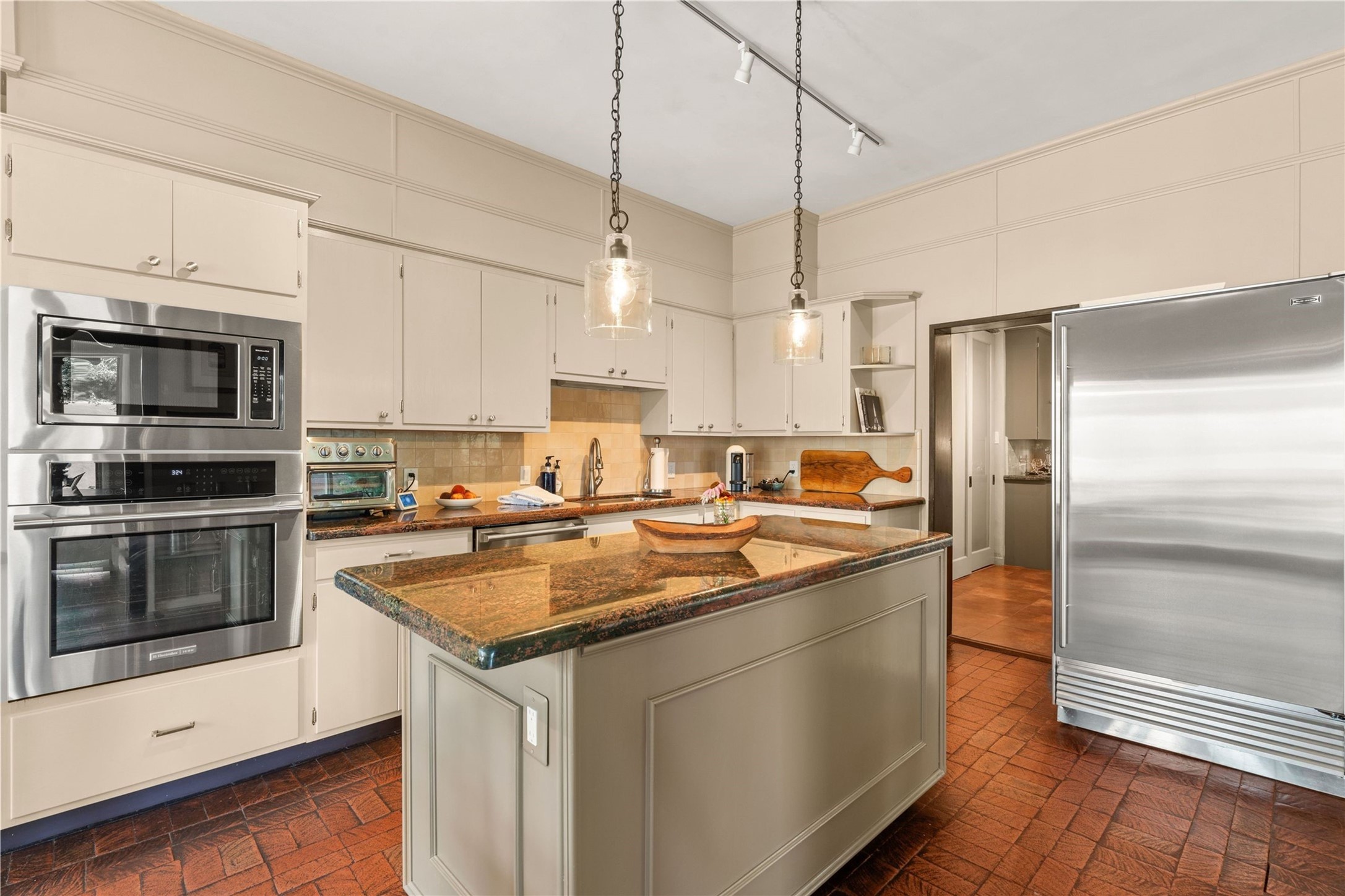 303 Cadiz Road