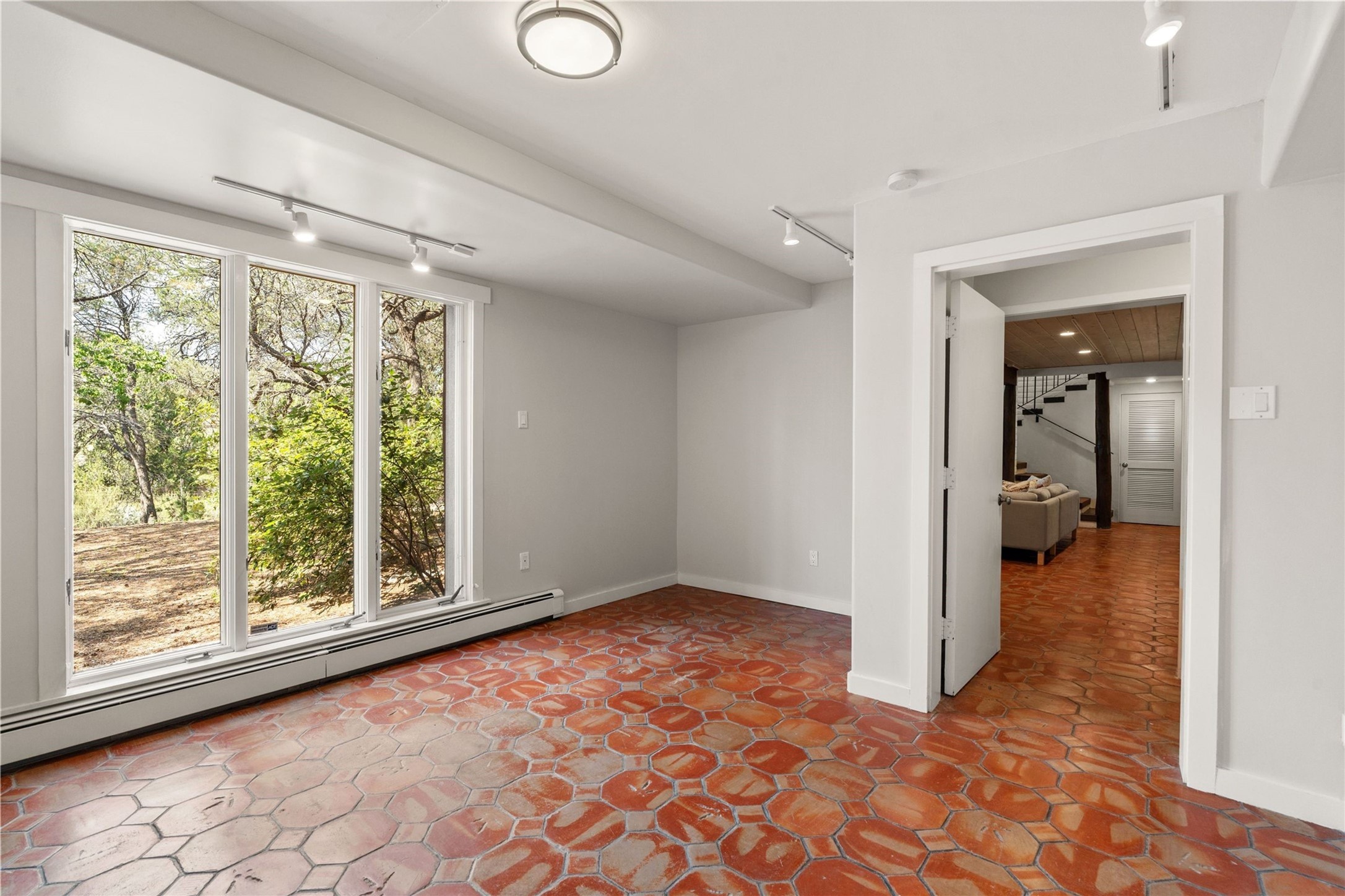 303 Cadiz Road