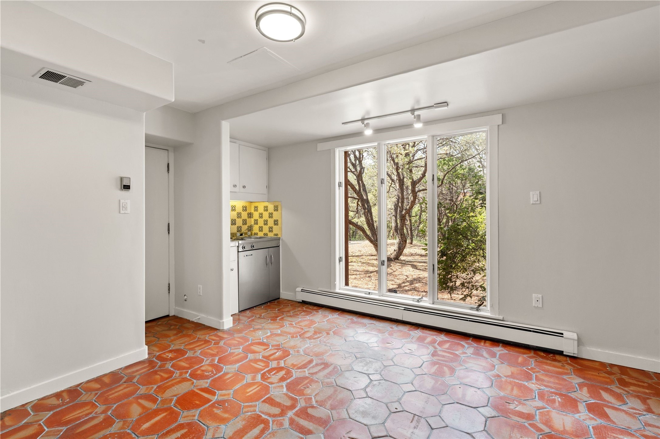303 Cadiz Road